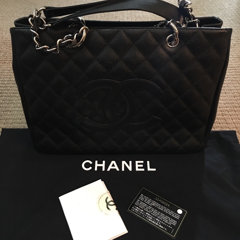 Authentic Chanel Caviar (GST) Grand Shopping Tote